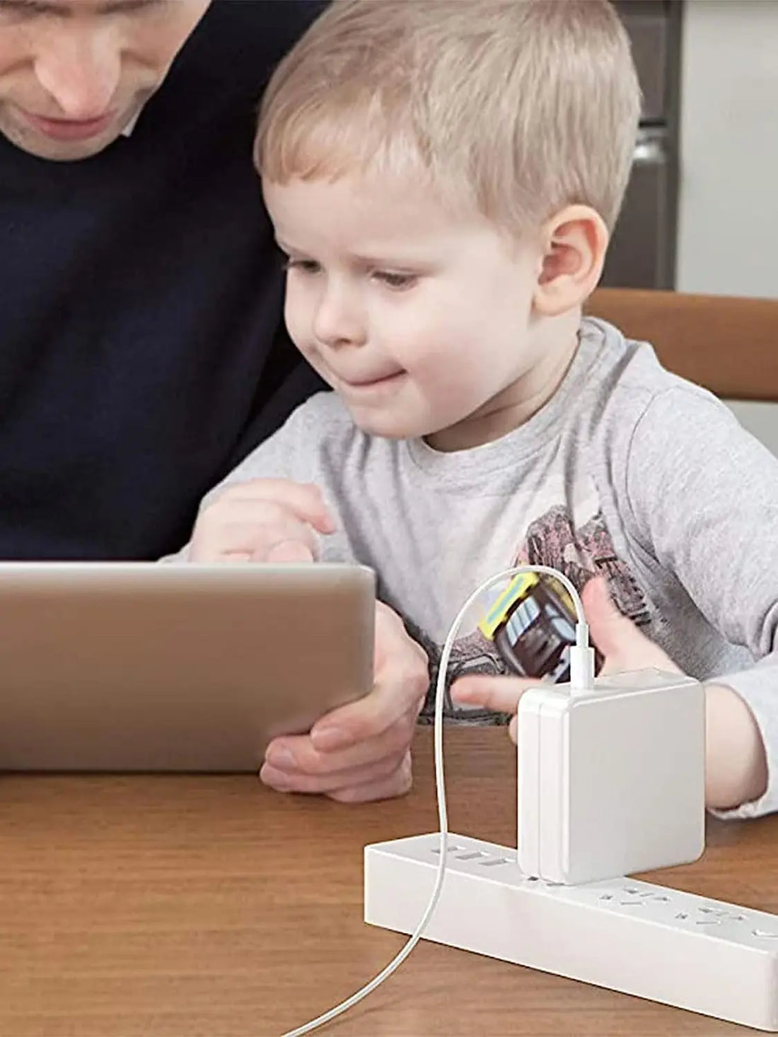 140W USB-C Power Adapter for MacBook Pro 16/15/14/13 Inch & iPad Pro (2021